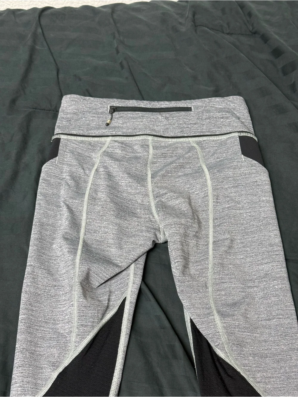 Lululemon Pace Rival Crop 22” Size 4 with three pockets